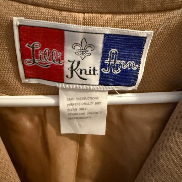 Classic Tan Women's Blazer - Picture 3 of 6